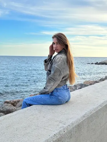 Любительское эро фото эпатажной одесситки Даны